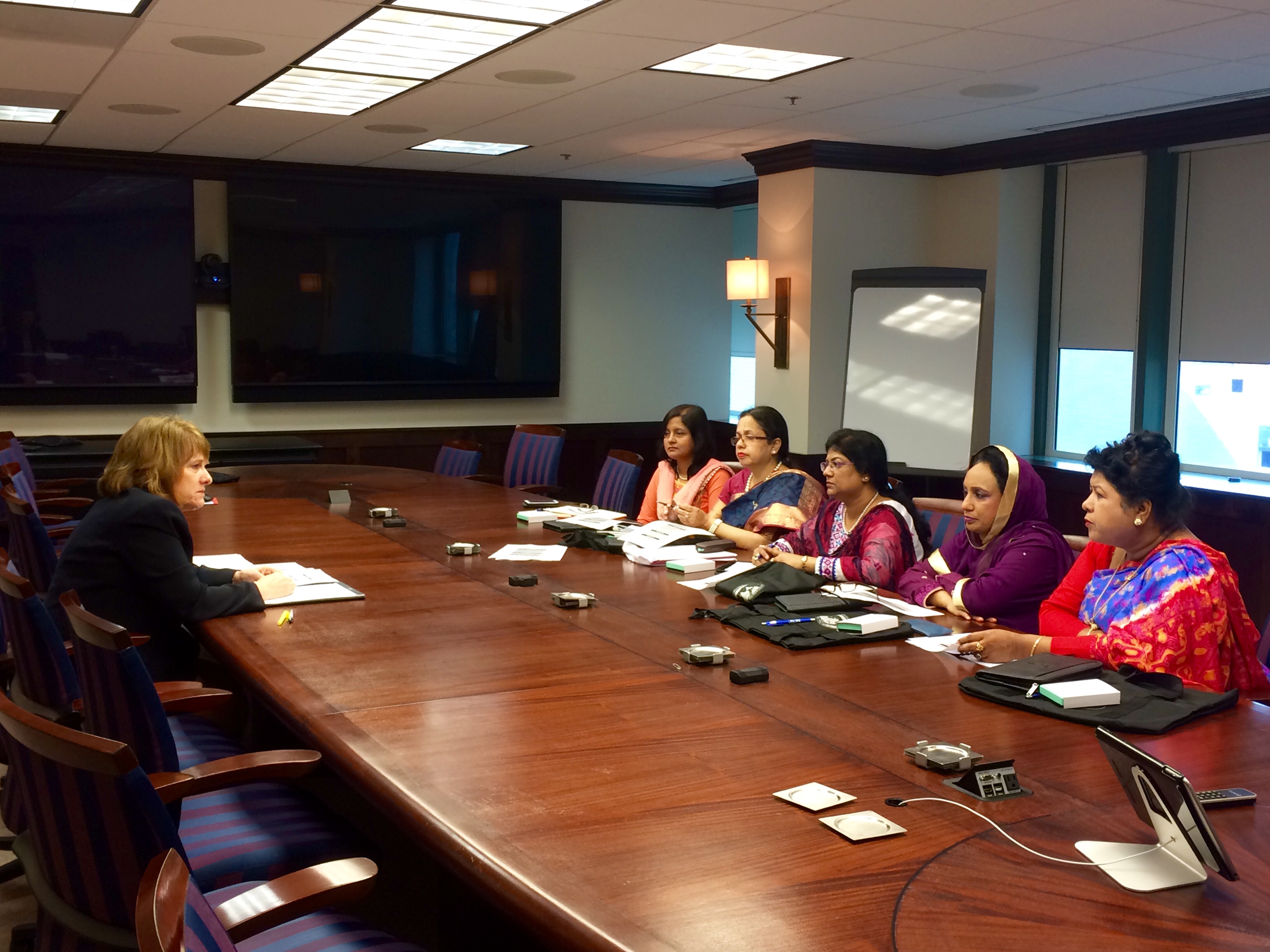 President of NCSC, Mary McQueen, with Bangladeshi judges